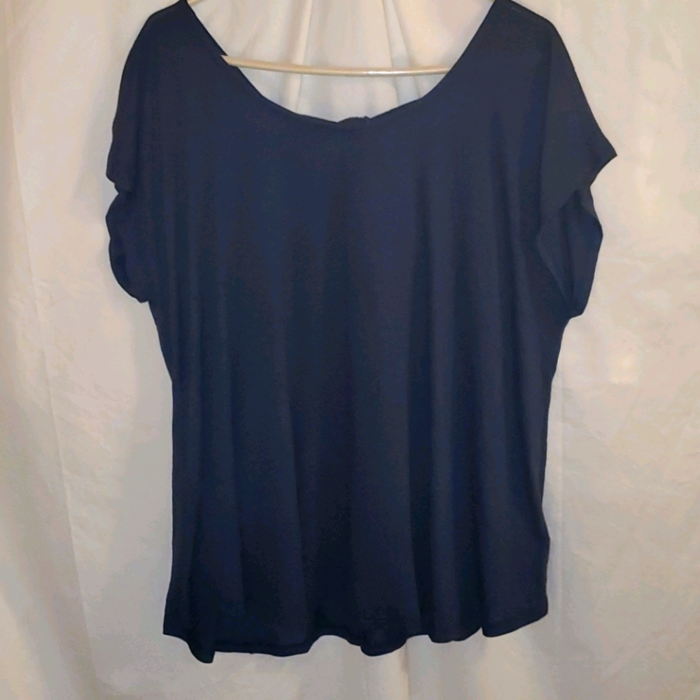 BNWT Size 1x Navy Blue Tunic Length Shirt